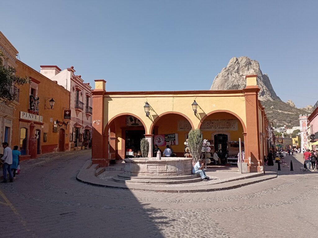 Fuente de la Reforma, Bernal