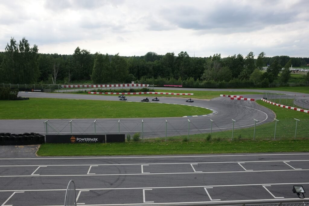Go-kart racing circuit
